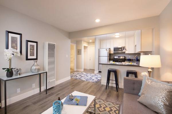 2BR/1BA Apartment on Harder Rd. · Hayward photo 4
