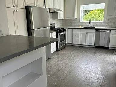 2BR/2BA Duplex on Fleetwood Dr · San Bruno photo 2