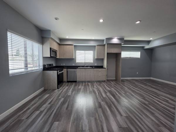 2BR/1BA Other on 15th St · San Francisco photo 2