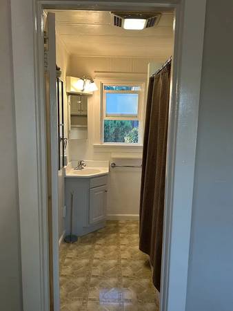 1BR/1BA Single Family House on Mill Station Rd · Sebastopol photo 2