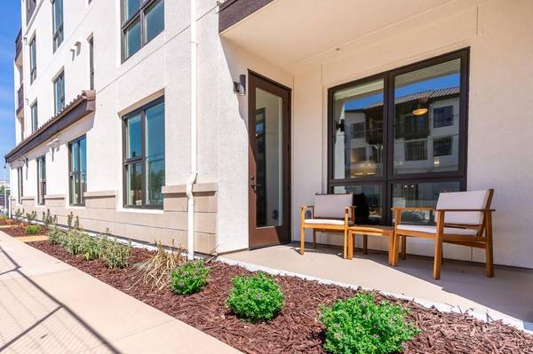 Apartments on South L Street · Pleasanton photo 2