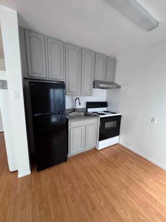 1BR/1BA Single Family House on 5th Ave · San Francisco photo 4