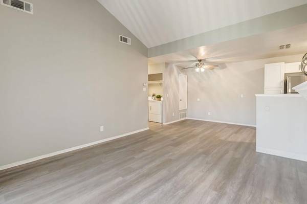 1BR/1BA Apartment on James Donlon Blvd · Antioch photo 4