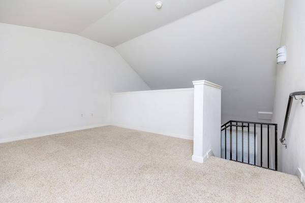 1BR/1BA Apartment on Schmidt Lane · El Cerrito photo 3