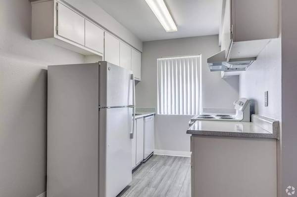 1BR/1BA Duplex on E Central Ave · Morgan Hill photo 2