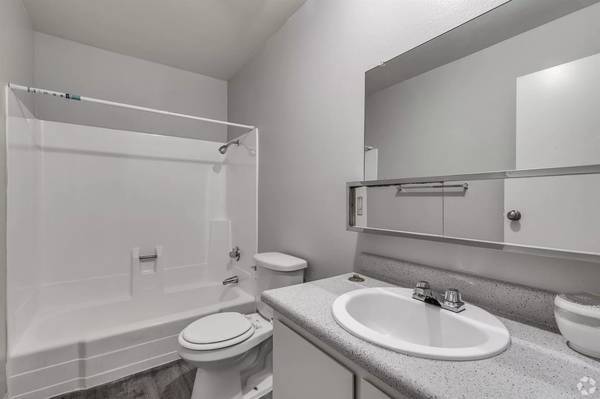 1BR/1BA Duplex on E Central Ave · Morgan Hill photo 4