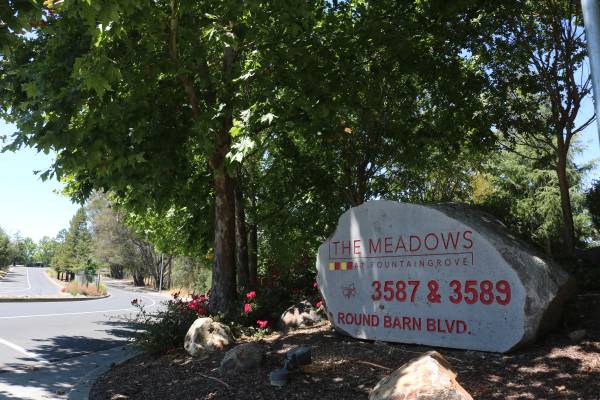 1BR/1BA Apartment on Round Barn Blvd · Santa Rosa photo 3