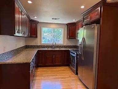 2BR/2BA Single Family House on Rose Ave · Pleasanton photo 2
