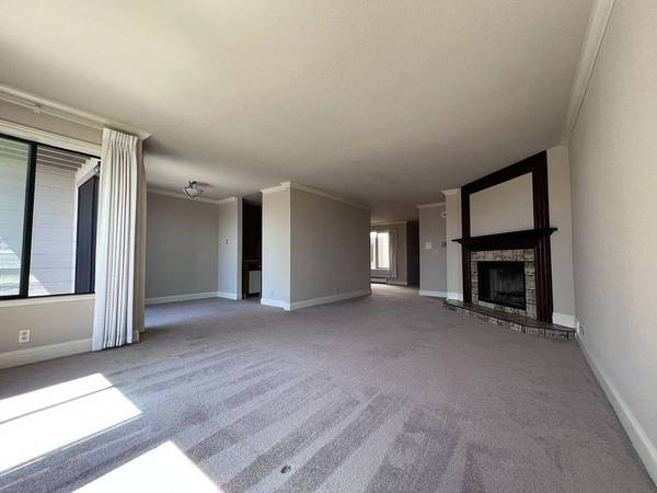 500 Poplar Avenue Apartments photo 2