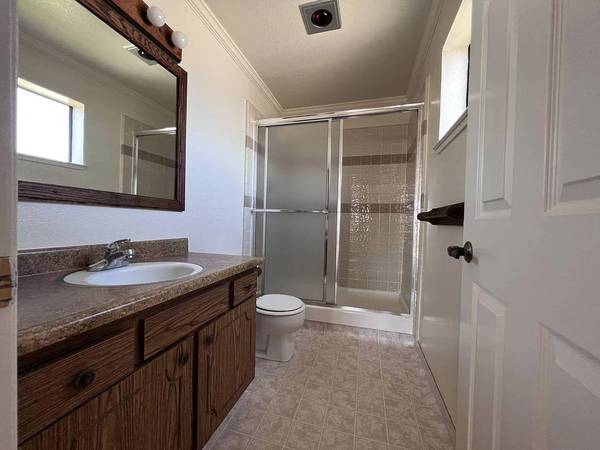 500 Poplar Avenue Apartments photo 5