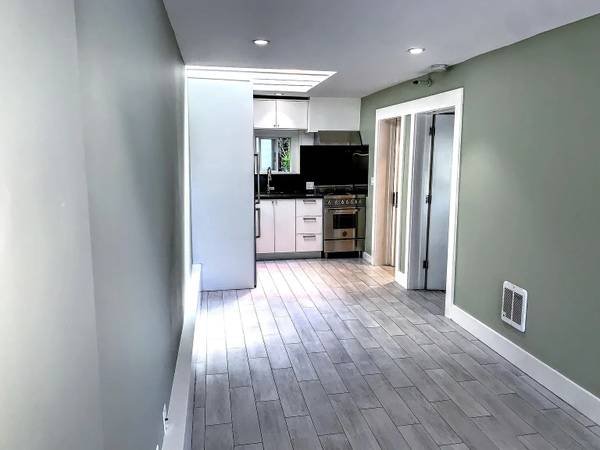 1BR/1BA Single Family House on Oak St · San Francisco photo 2