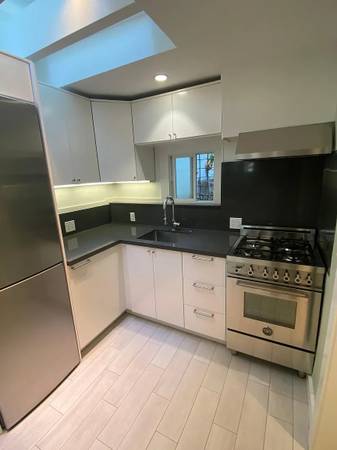 1BR/1BA Single Family House on Oak St · San Francisco photo 3