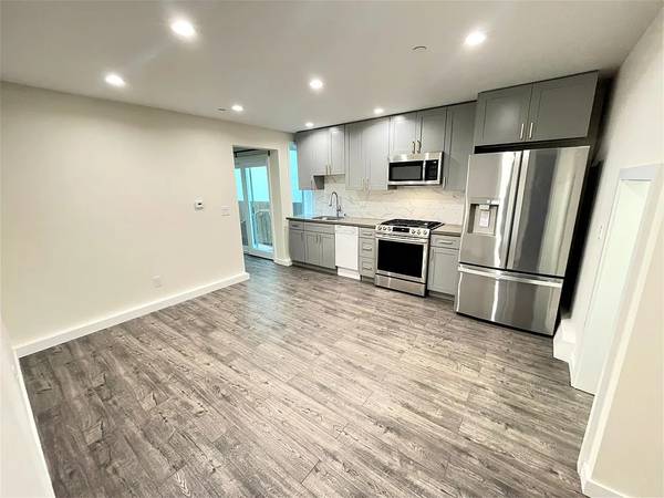 3BR/2BA Apartment · San Francisco photo 2