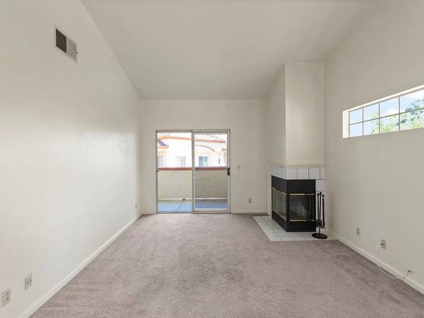 Spacious One Bedroom Condo photo 5