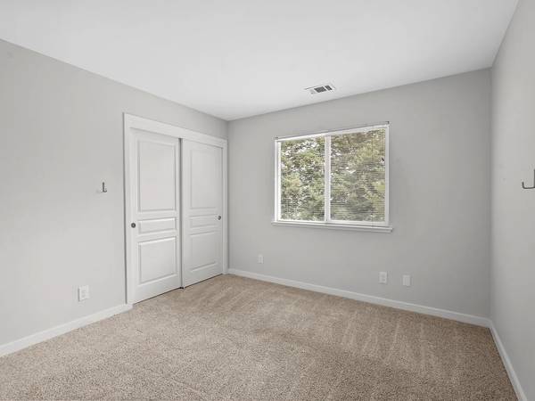 3BR/2BA Duplex on E Edmundson Ave · Morgan Hill photo 5