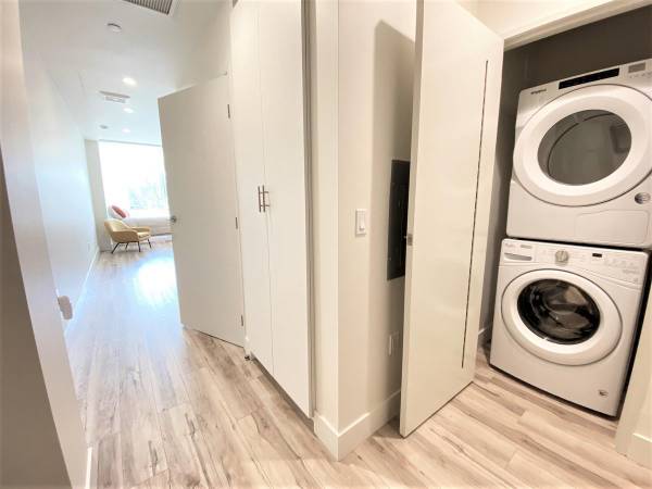 0BR/1BA Apartment on Telegraph Ave. · Oakland photo 5