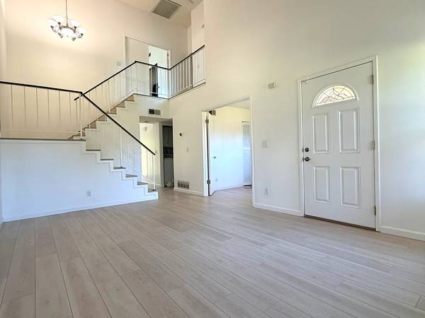 3BR/3BA Townhouse on Nina Ln · San Mateo photo 5