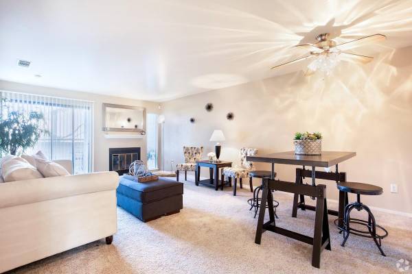 1BR/1BA Apartment on James Donlon Blvd · Antioch photo 3
