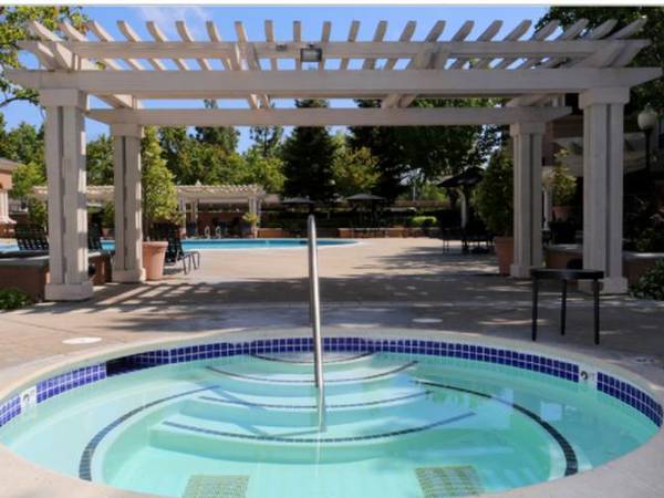 2BR/2BA Apartment on Owens Drive · Pleasanton photo 5