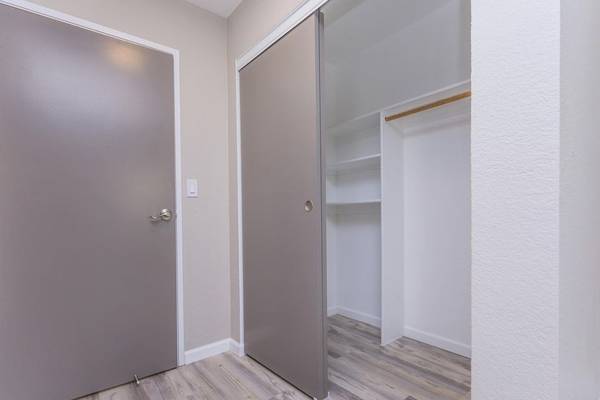 2BR/1BA Apartment on North Milpitas Boulevard · Milpitas photo 5