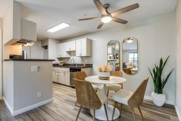 2BR/2BA Apartment on Industrial Blvd · Hayward photo 3
