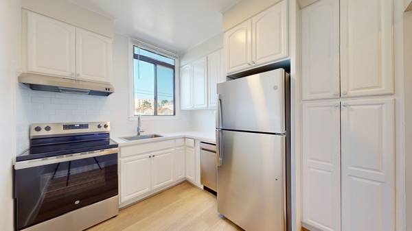 2BR/1BA Apartment on Geary Blvd - 102 · San Francisco photo 4