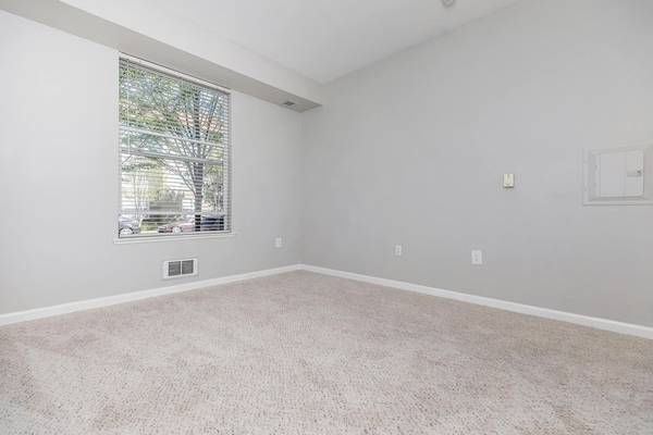1BR/1BA Apartment on Schmidt Lane · El Cerrito photo 2