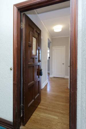 1BR/1BA Apartment · Oakland photo 5