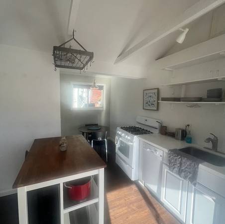 1BR/1BA Single Family House on Rocca Dr · Fairfax photo 5