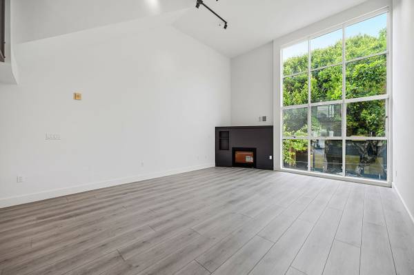 2BR/2BA Apartment · San Francisco photo 2
