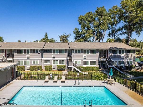 2BR/1BA Apartment on Peach Tree Drive · Fairfield photo 2