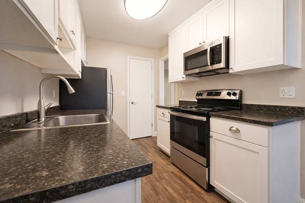 3BR/2BA Apartment on Hancock Street · Hayward photo 5