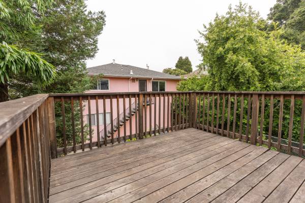 3BR/2BA Duplex · Oakland photo 2