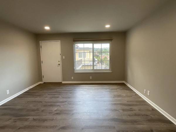 2BR/1BA Apartment on Magnolia Ave · Millbrae photo 2