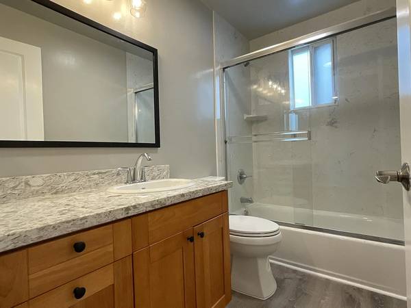 2BR/1BA Apartment on Magnolia Ave · Millbrae photo 4