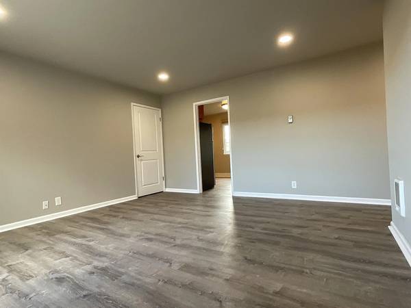 2BR/1BA Apartment on Magnolia Ave · Millbrae photo 5