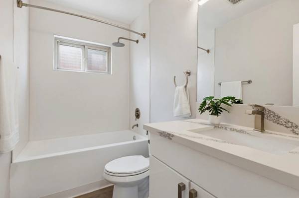 1BR/1BA Apartment · San Francisco photo 4