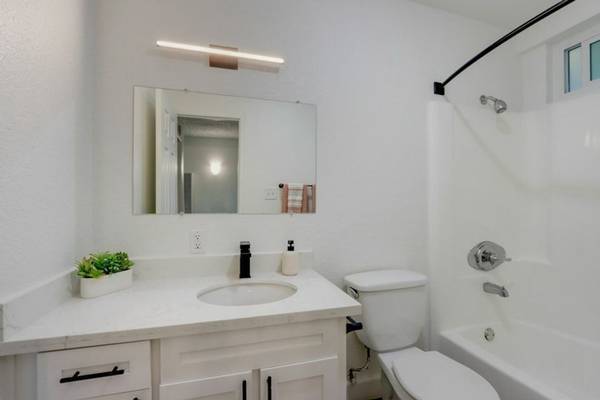 1BR/1BA Apartment · San Francisco photo 3