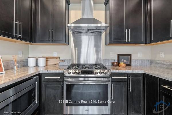 4BR/3BA Condo on El Camino Real · Santa Clara photo 5