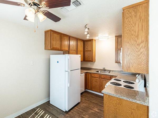 2BR/1BA Apartment on Peach Tree Drive · Fairfield photo 3