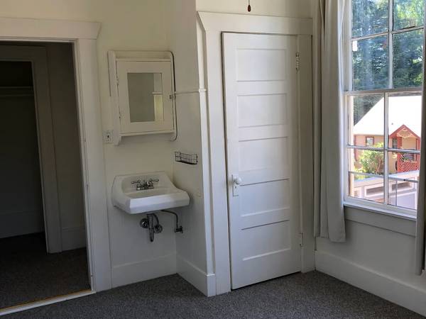 1BR/1BA Other on 6th St · Petaluma photo 3