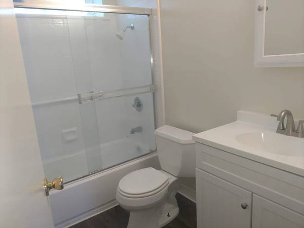 2BR/1BA Duplex on London Ct · San Bruno photo 5