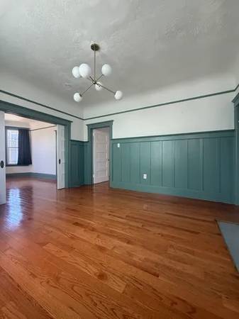 3BR/2BA Single Family House on Linden St · Oakland photo 3