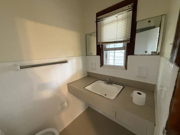 2BR/2BA Apartment · Petaluma photo 5
