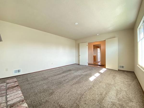 2BR/2BA Single Family House on Cloudview Dr · Watsonville photo 2