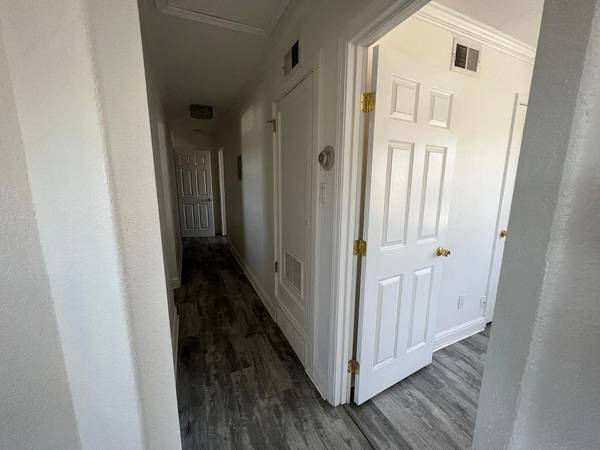 1BR/1BA Apartment on E Cliff Dr · Santa Cruz photo 2