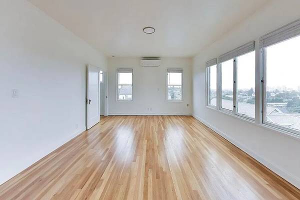 1BR/1BA Apartment on Emerson St · Oakland photo 3