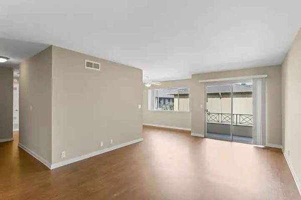 Apartments on California Street · Mountain View photo 5
