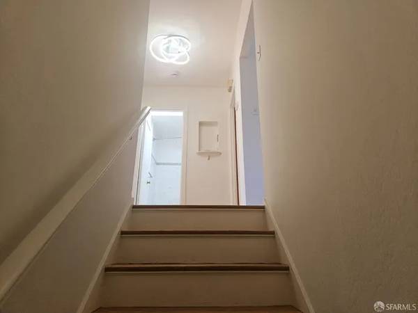 2BR/1BA Single Family House on Cambridge St · San Francisco photo 3