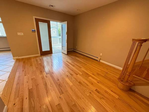 1BR/1BA Apartment · Oakland photo 5